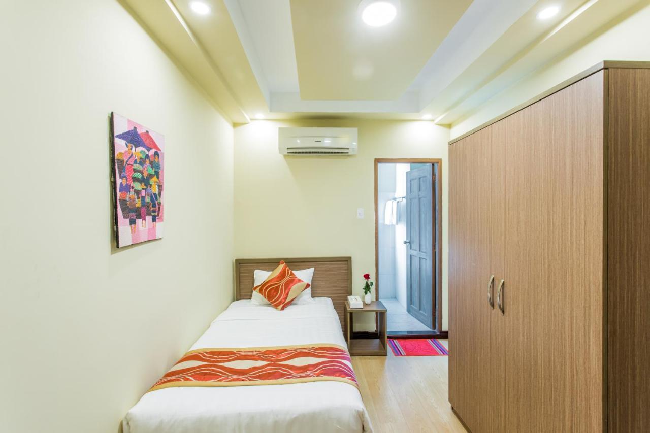 Golden Gate China Town Hotel Rangoon Buitenkant foto