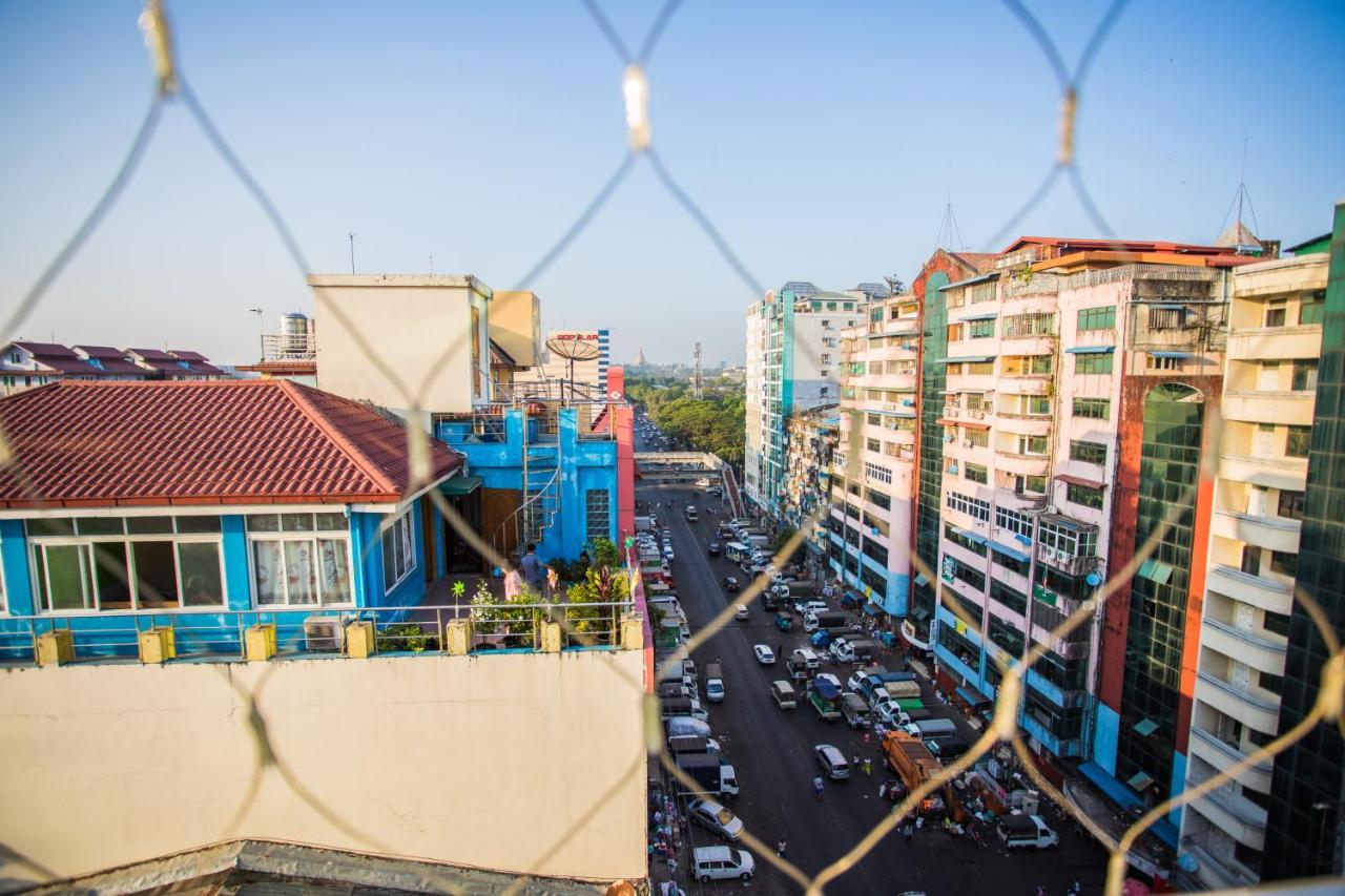 Golden Gate China Town Hotel Rangoon Buitenkant foto