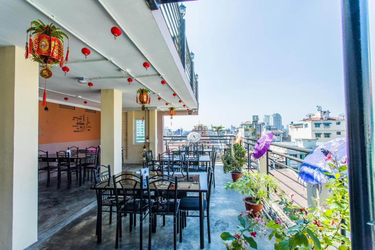 Golden Gate China Town Hotel Rangoon Buitenkant foto
