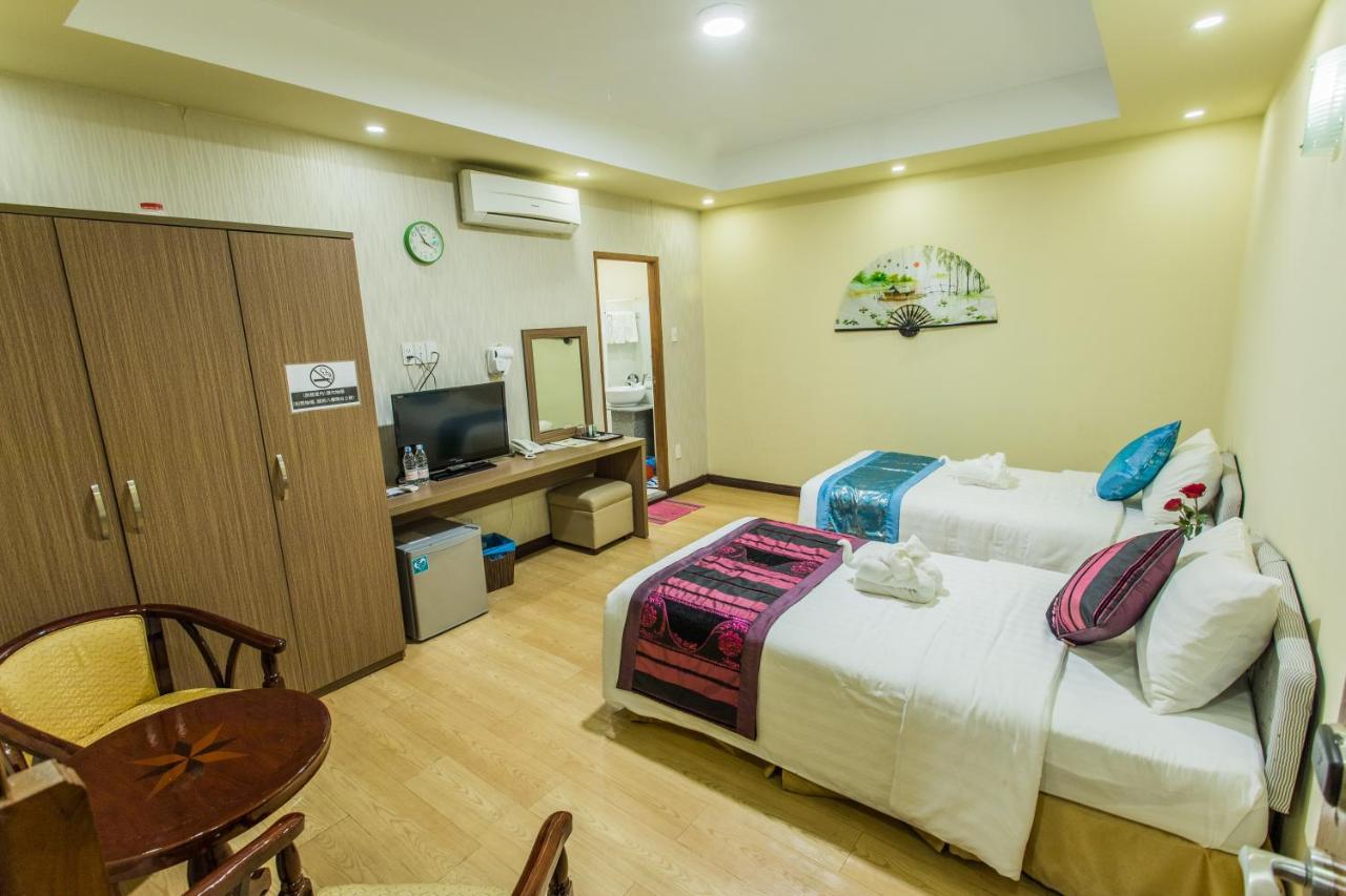 Golden Gate China Town Hotel Rangoon Buitenkant foto