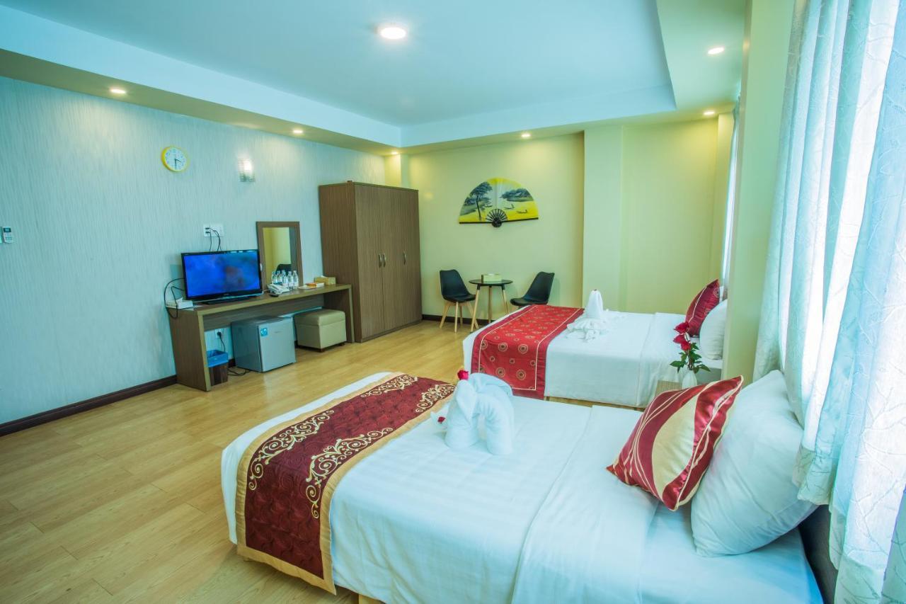 Golden Gate China Town Hotel Rangoon Buitenkant foto